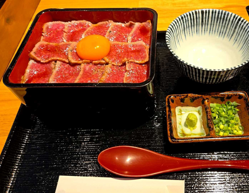 ステーキ重専門店 あさやけの牛 ステーキ