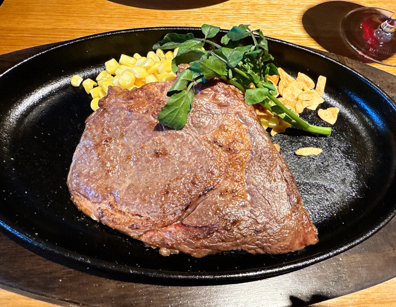 CHUM APARTMENT ステーキ